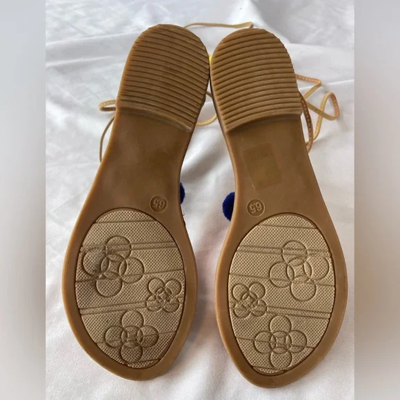 Dirty Laundry Leg Tie Pom Pom Women’s Sandals Size 6.5 - Picture 4 of 5